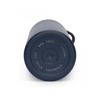 Active Bottle deep blue 1000 ml boca abajo en fondo blanco